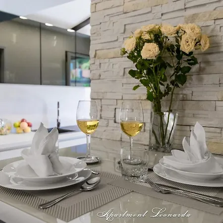 Penthouse Leonarda With Private Parking Apartment Pula Exterior photo