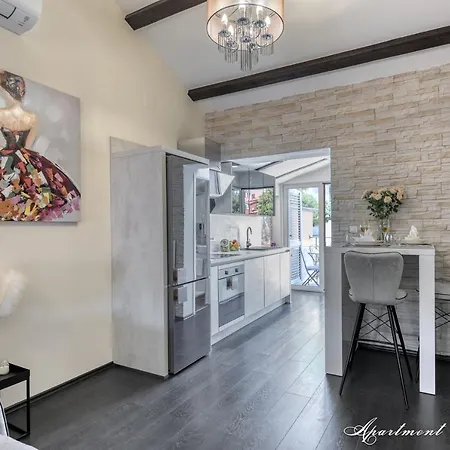 Penthouse Leonarda With Private Parking Apartment Pula Exterior photo