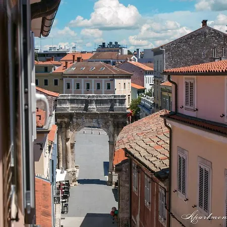 Penthouse Leonarda With Private Parking Apartment Pula Exterior photo