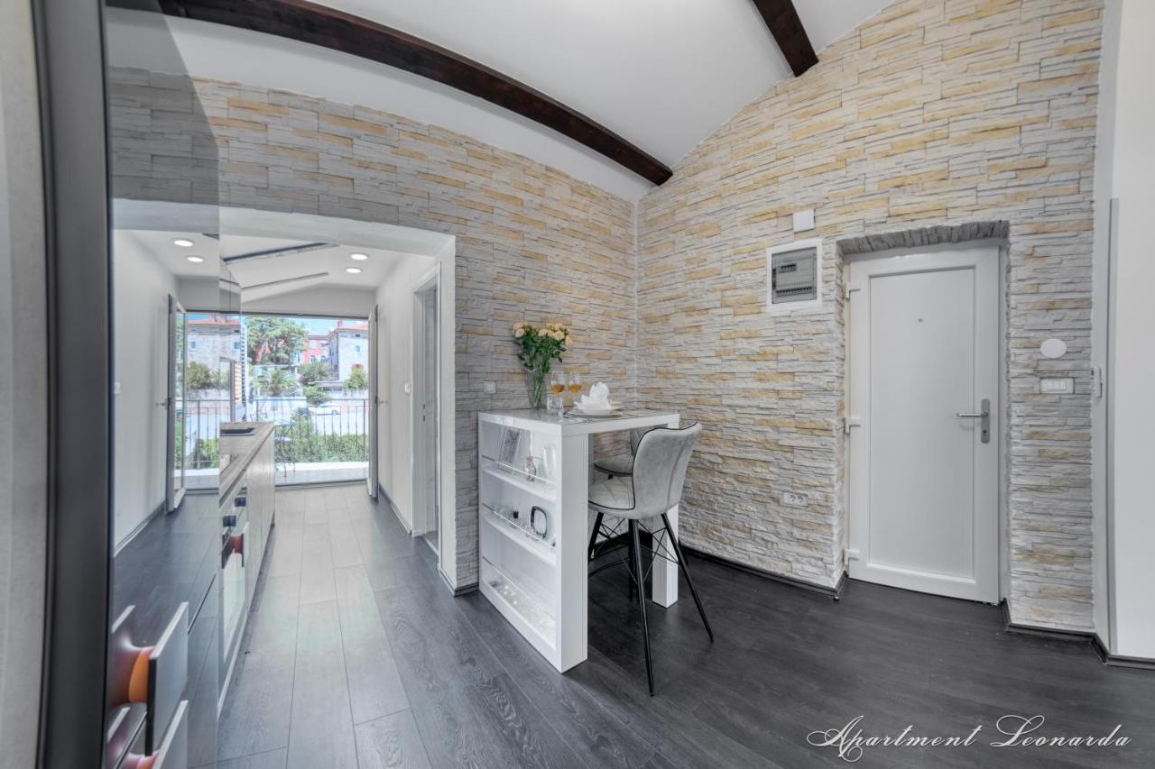 Penthouse Leonarda With Private Parking Apartment