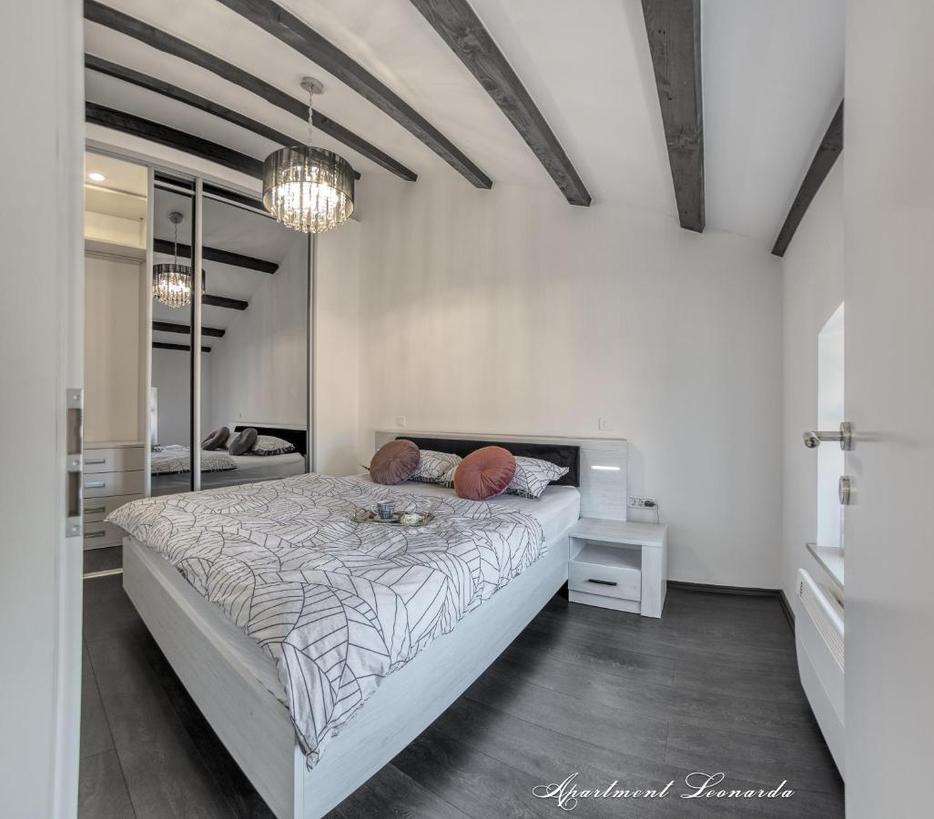 Penthouse Leonarda With Private Parking *