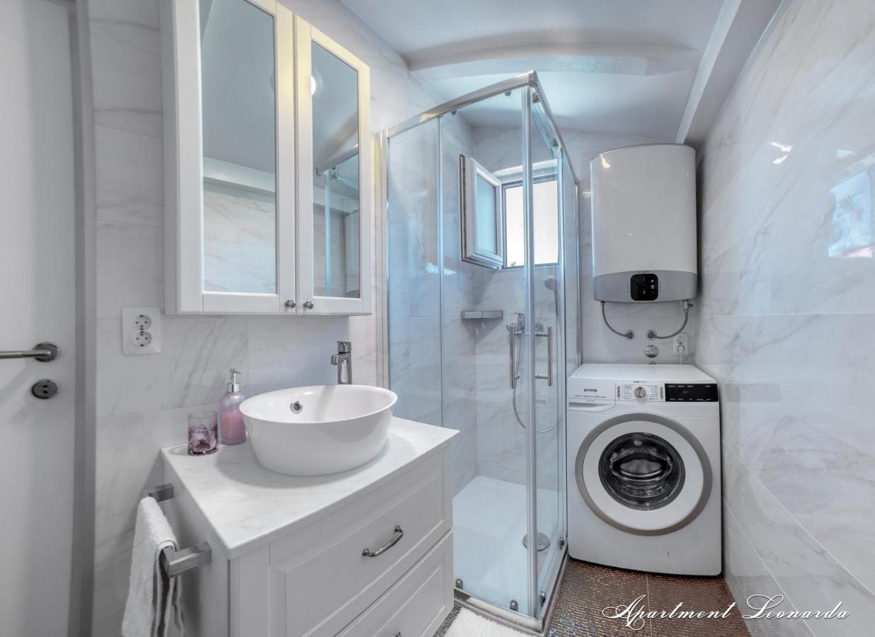 Apartment Penthouse Leonarda With Private Parking Pula